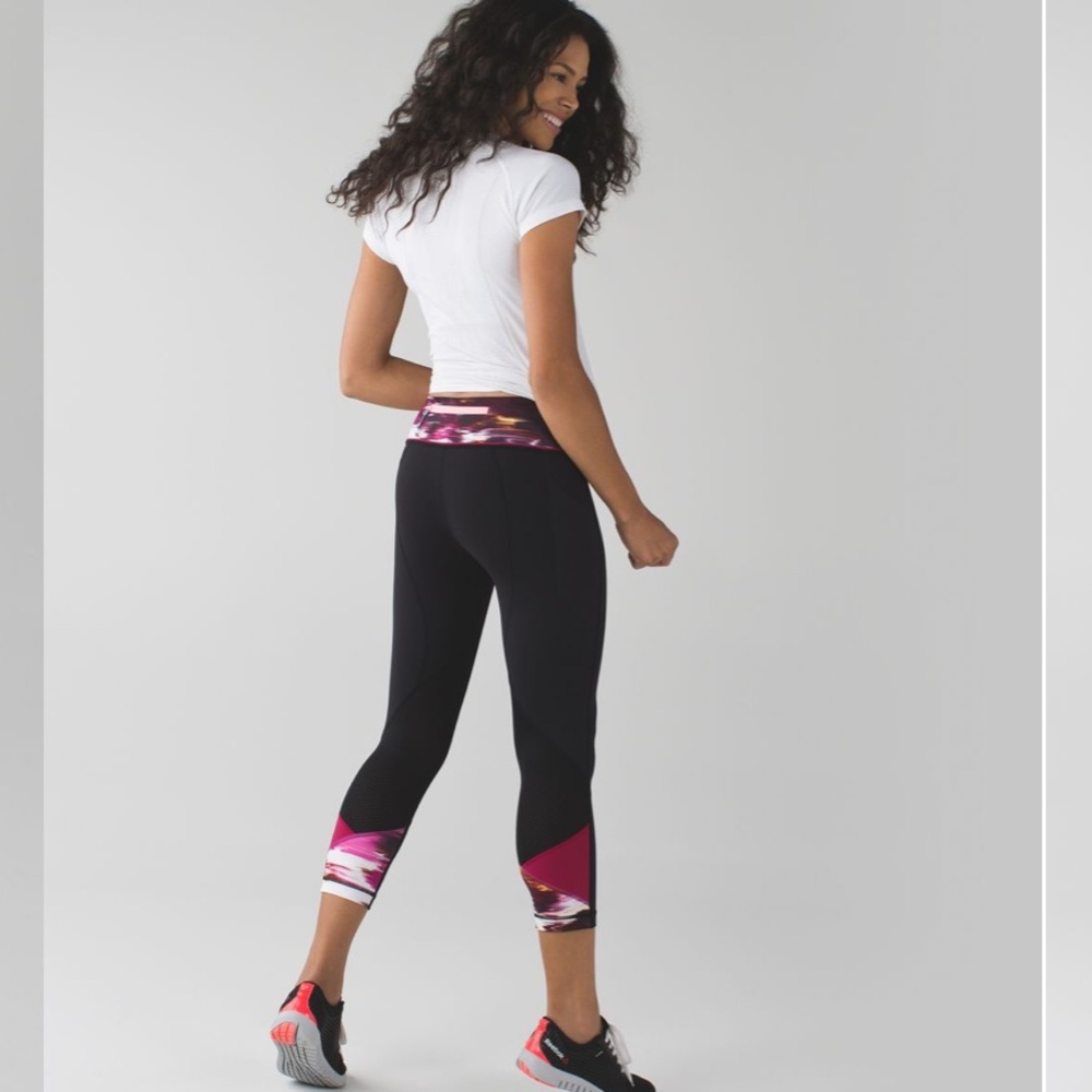 Lululemon Pace Rival Crop Black Pigment Wind Berry Rumble Multi Size 6